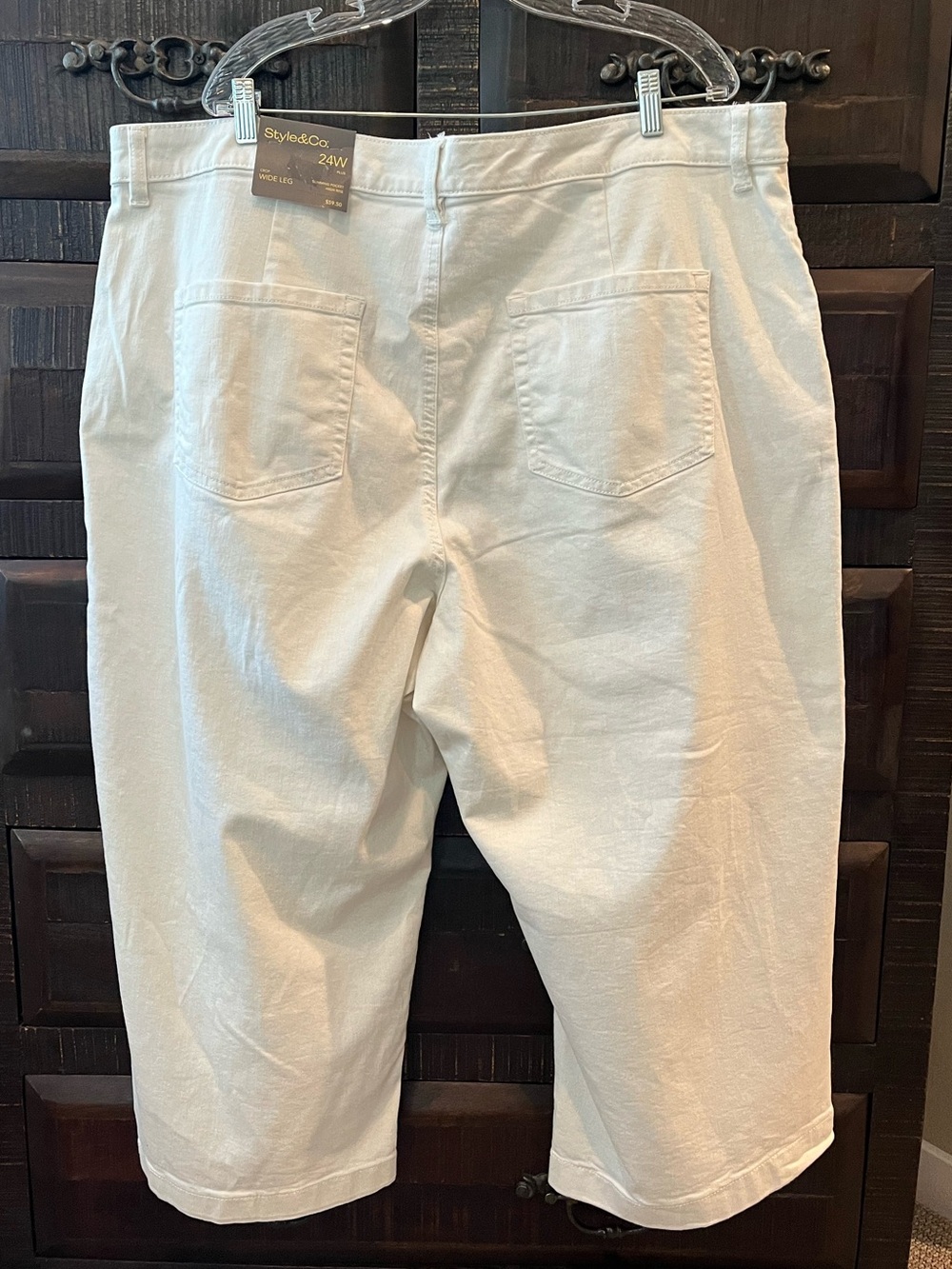 White Cropped Wide Leg Jeans with Subtle Embroidered Hem Classic NWT - Picture 6 of 12